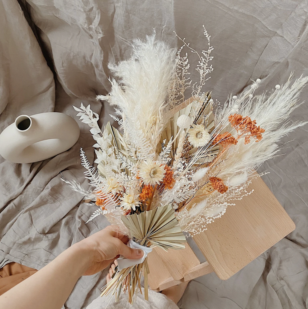 how to make a handpicked aesthetic dried floral bouquet?
